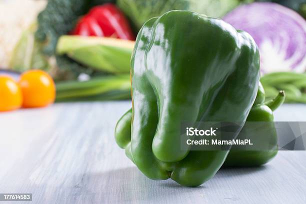 Gemüse Stockfoto und mehr Bilder von Bildhintergrund - Bildhintergrund, Blau, Extreme Nahaufnahme