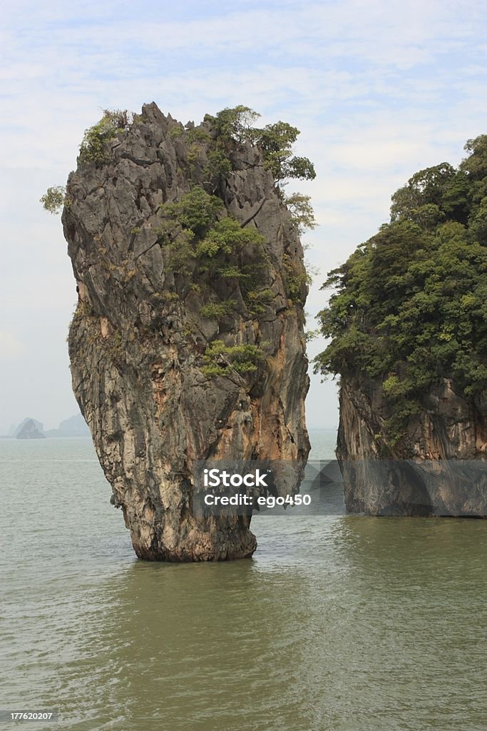 Tapu island - Foto de stock de Acantilado libre de derechos