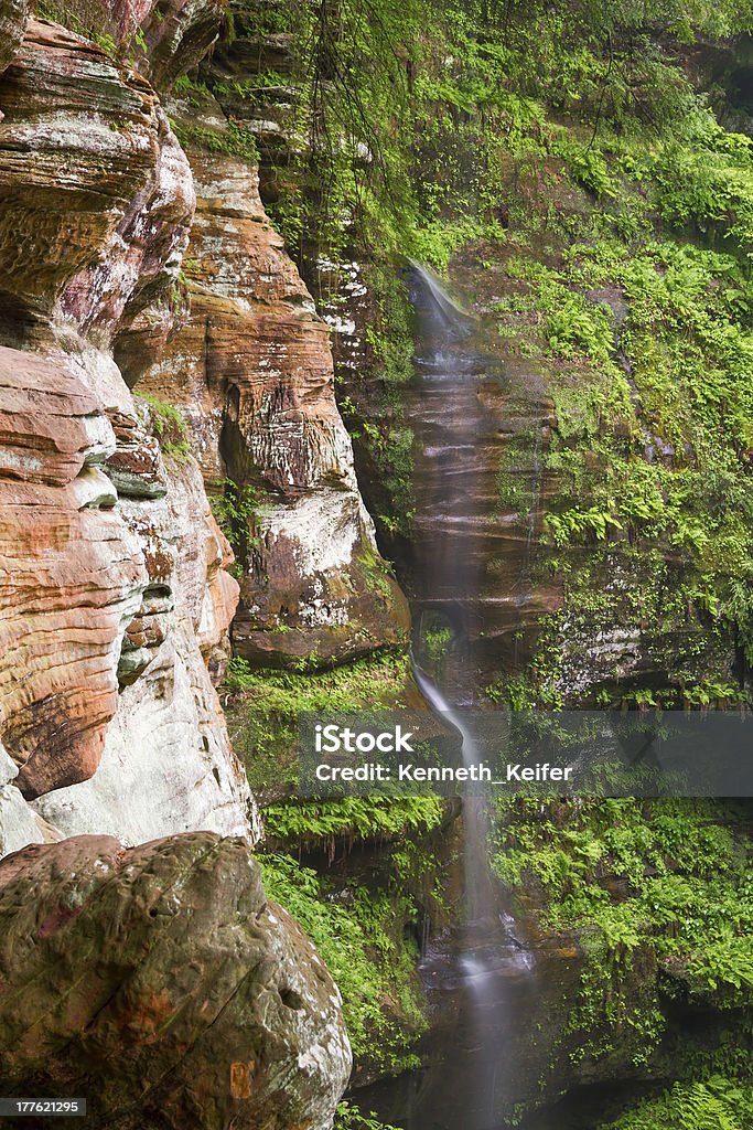 Cascata Rock House - Foto stock royalty-free di Acqua