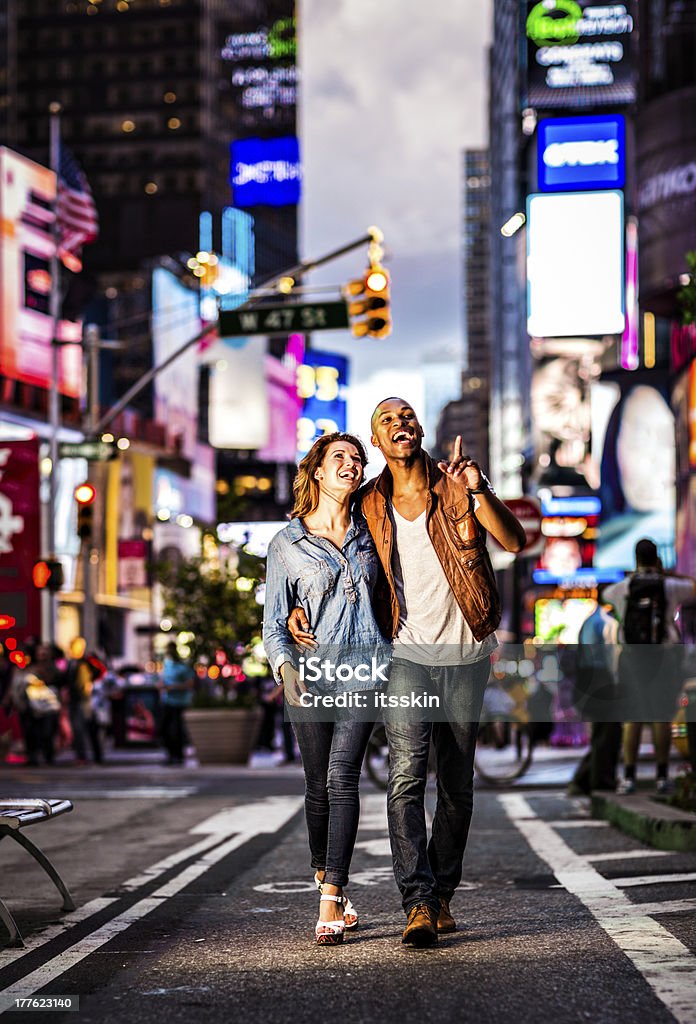 Пара в Нью-йорк Городской образ жизни - Стоковые фото Нью-Йорк роялти-фри