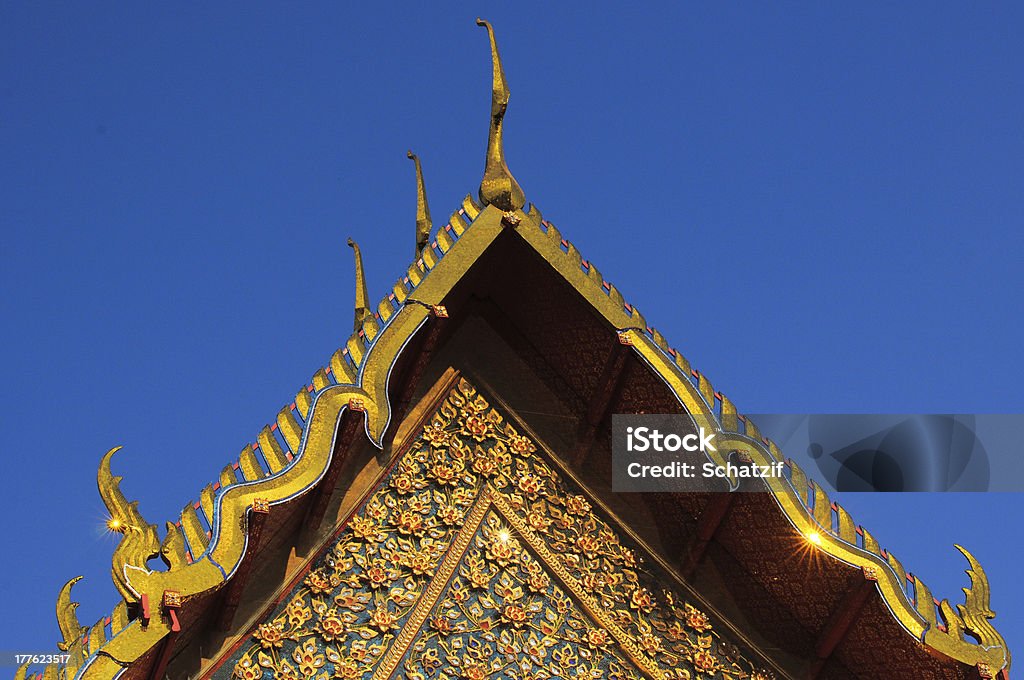 Tetto tailandese Tempio buddista - Foto stock royalty-free di Tailandia