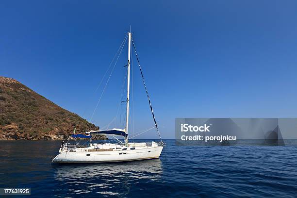 Ilha De Elba - Fotografias de stock e mais imagens de Ao Ar Livre - Ao Ar Livre, Atividade Recreativa, Azul