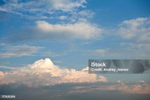 Небо И Облака — стоковые фотографии и другие картинки Абстрактный - Абстрактный, Без людей, Белый
