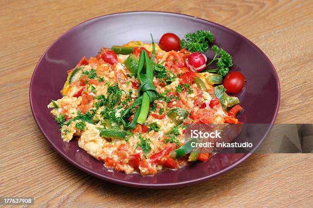 Foodgericht Mit Paprika Und Kirschtomaten Stockfoto und mehr Bilder von Tomate - Tomate, Essgeschirr, Fotografie