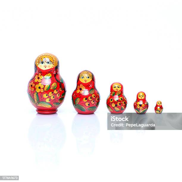 Russian Nesting Puppen Stockfoto und mehr Bilder von Groß - Groß, Klein, Freisteller – Neutraler Hintergrund