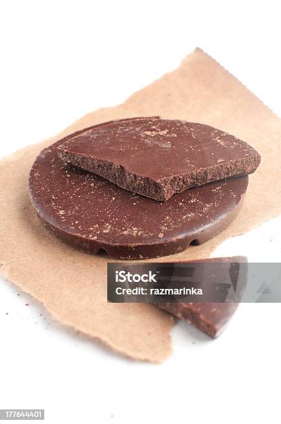 Blocchi Di Cioccolato Forma Circolare - Fotografie stock e altre immagini di A forma di blocco - A forma di blocco, Bianco, Briciola