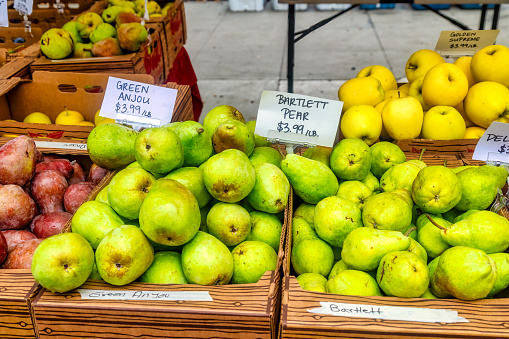 pears at the farmer's market