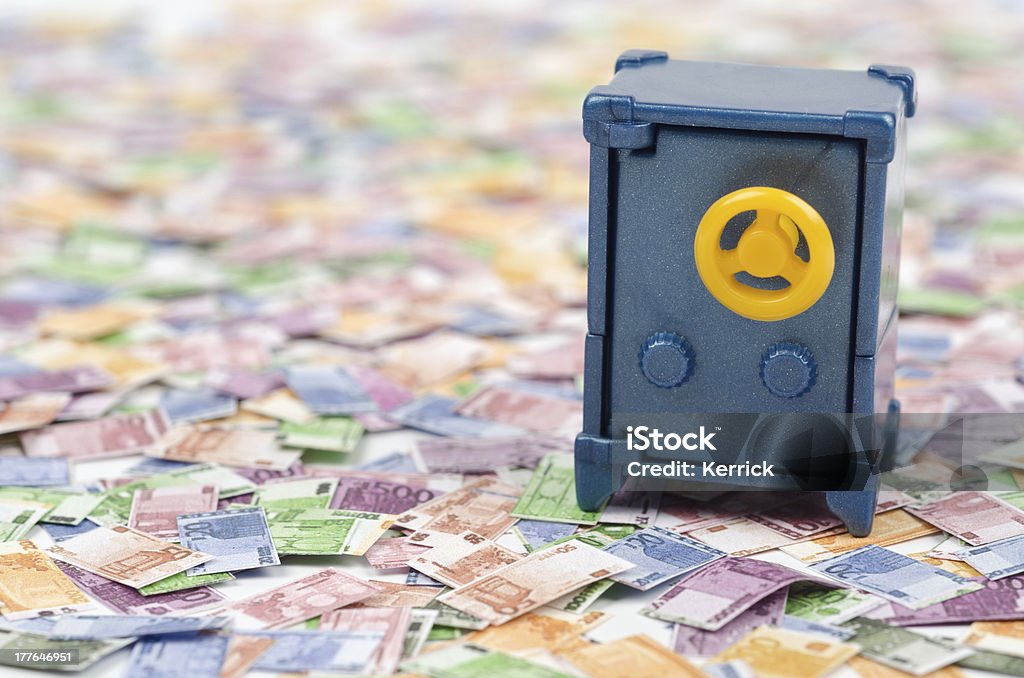 Mini-safe auf den Euro Geld - Lizenzfrei Bankgeschäft Stock-Foto