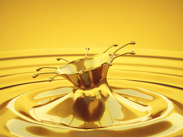 istock Splash of melted gold with droplets and waves 177649778