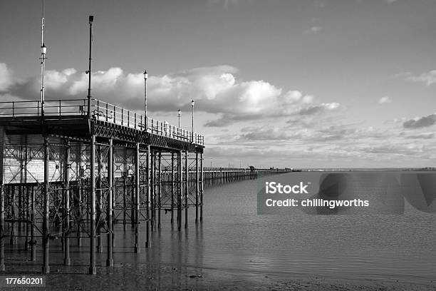 Schwarzweißbild Von Southend Pier Essex England Stockfoto und mehr Bilder von Anlegestelle