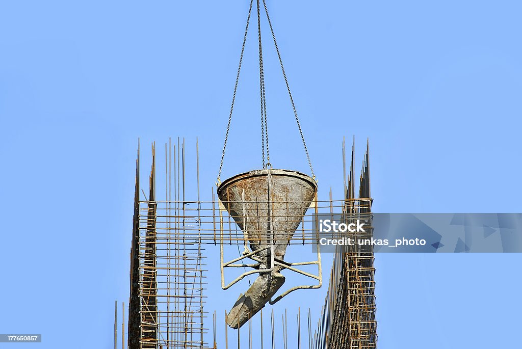 Grue de levage ciment mélanger Récipient - Photo de Acier libre de droits