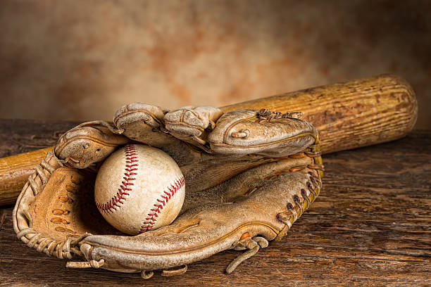 vintage baseball-erinnerungen - baseball glove baseball baseballs old fashioned stock-fotos und bilder