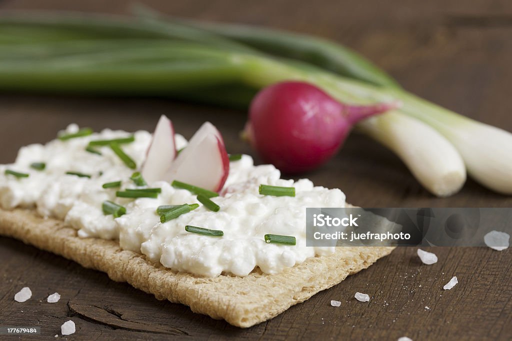 knäckebrot mit frischkäse - Photo de Fromage en faisselle libre de droits