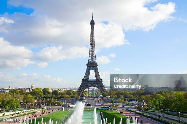 Eiffel Tour 및 분수 Of 트로카데로 0명에 대한 스톡 사진 및 기타 이미지 - 0명, 강철, 건물 외관