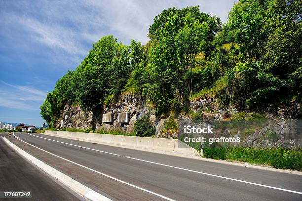 Camino Al Lago De Lucerna Foto de stock y más banco de imágenes de Aire libre - Aire libre, Alpes Europeos, Alpes suizos