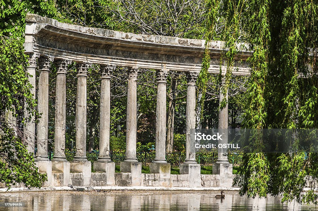 parc monceau columnas de la ciudad de París, Francia - Foto de stock de Parque Monceau libre de derechos