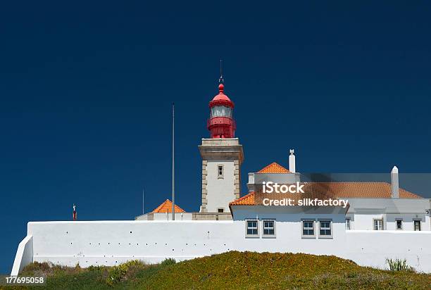 Photo libre de droit de Le Phare De Cabo Da Roca Près De Lisbonne Au Portugal banque d'images et plus d'images libres de droit de Architecture