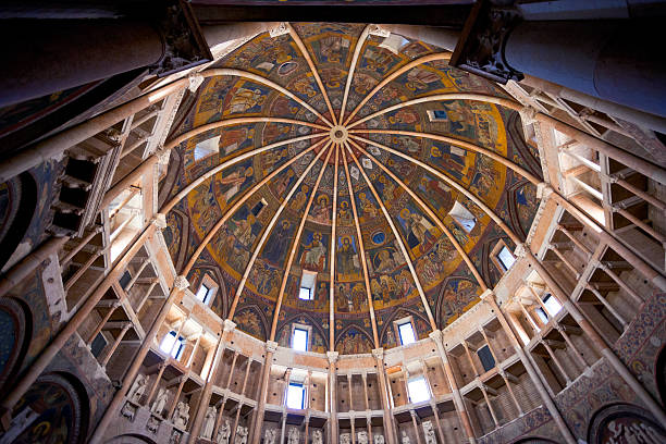 painted dome ceiling of the baptistery, parma - vaftizhane stok fotoğraflar ve resimler