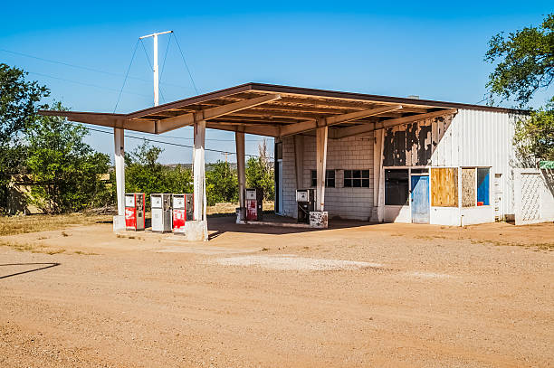 istock Canopied Gas Station 177699141