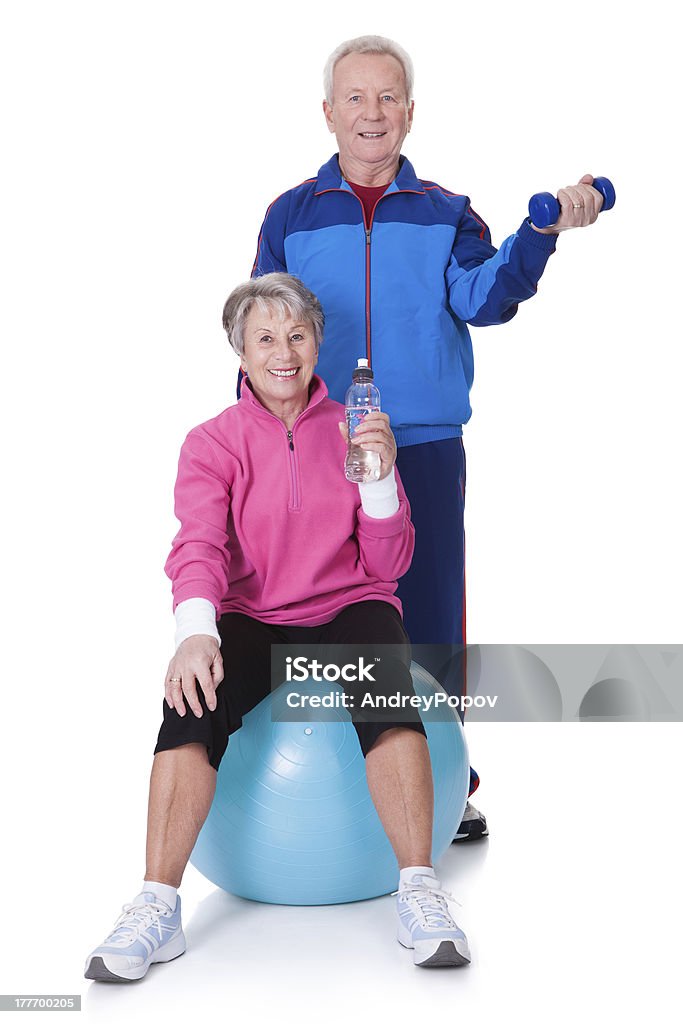 Retrato de un Senior par hacer ejercicio - Foto de stock de Tercera edad libre de derechos