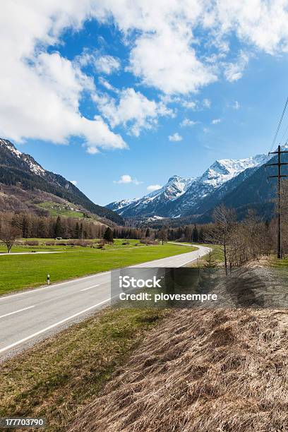 Górska Droga - zdjęcia stockowe i więcej obrazów Alpy - Alpy, Alpy Szwajcarskie, Asfalt