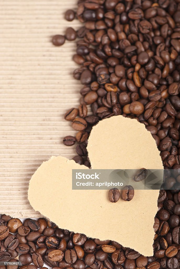 커피 곡물 종이 형태의 심장 - 로열티 프리 0명 스톡 사진