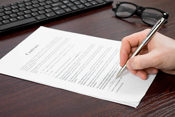 istock Business man signing contract on the table 177704735