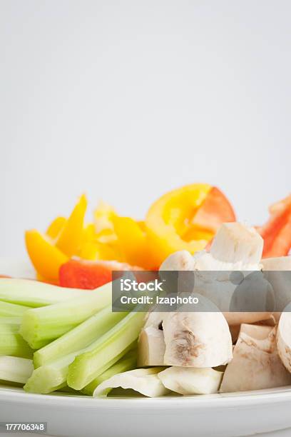 Bandeja De Legumes - Fotografias de stock e mais imagens de Aipo - Aipo, Alface, Alimentação Saudável
