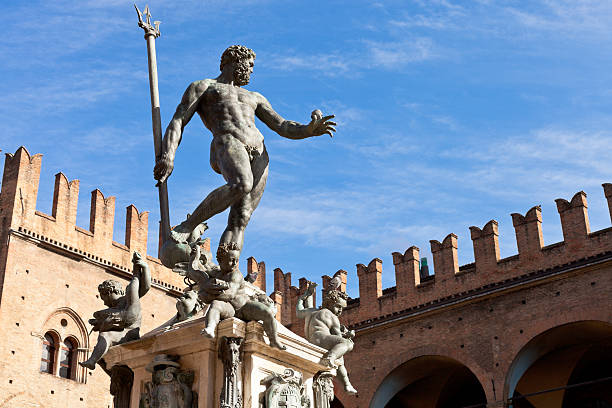 statua di nettuno in piazza del nettuno a bologna - bologna italy medieval palace foto e immagini stock
