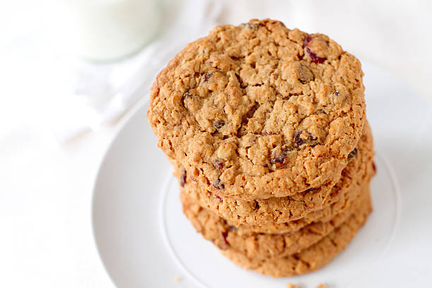 istock Oatmeal Raisin Cookies 177708078