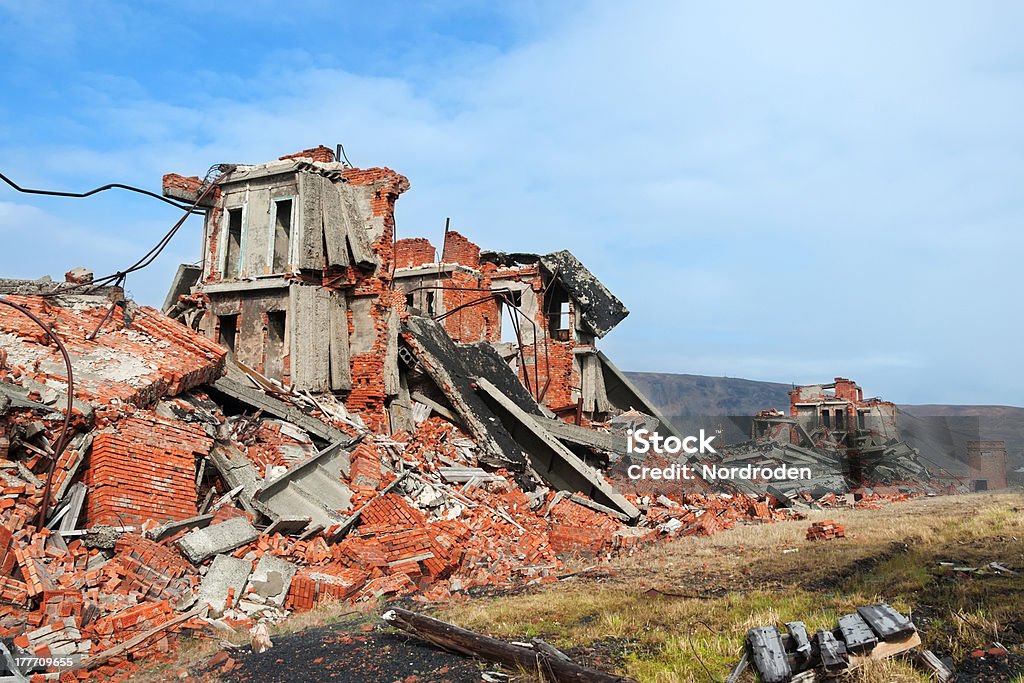 Vollständig zerstört Backsteinbau - Lizenzfrei Abbrechen Stock-Foto