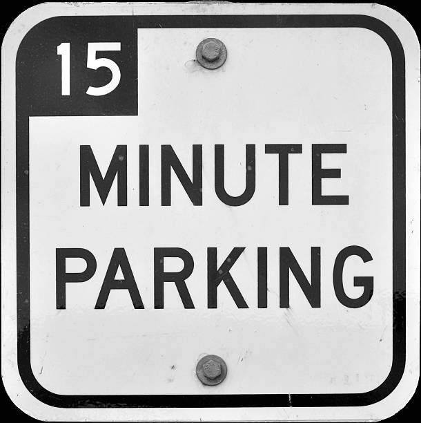istock Fifteen Minute Limit Parking Sign 177709685