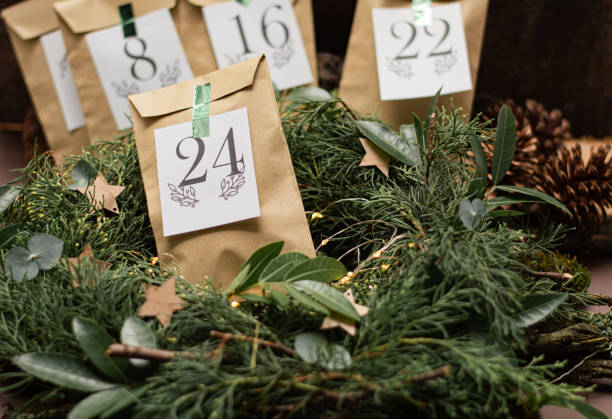 istock Advent wreath and calendar 1777118955