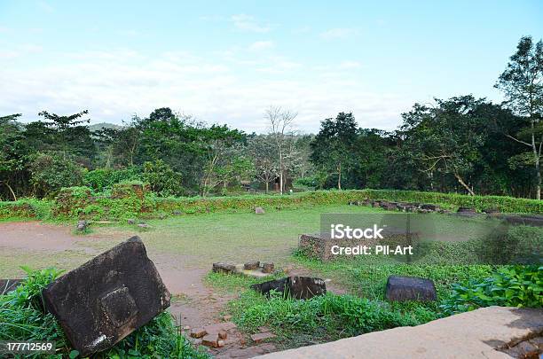 Mi Hijo Ruinas Vista Al Grupo A Foto de stock y más banco de imágenes de Aire libre - Aire libre, Antiguo, Arquitectura