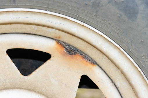 Trailer tire wheel rusting