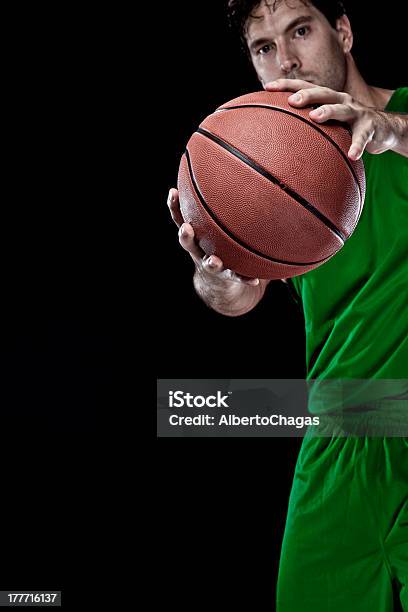 Basketball Player T 셔츠에 대한 스톡 사진 및 기타 이미지 - T 셔츠, 검정색 배경, 결심