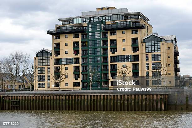 Moderne Riverside Docklands Wohnen Stockfoto und mehr Bilder von Alt - Alt, Architektur, Außenaufnahme von Gebäuden