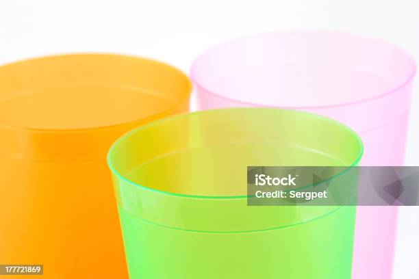 Foto de Verde Laranja E Rosa Xícaras e mais fotos de stock de Descrição - Descrição, Fotografia - Imagem, Horizontal