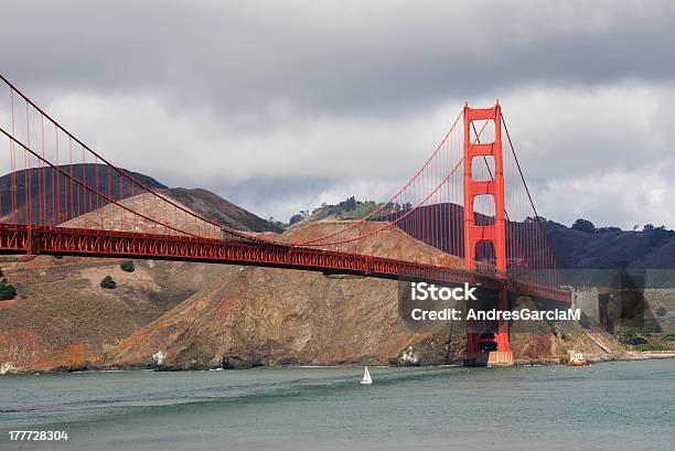 Ponte Golden Gate Na Baía De San Francisco - Fotografias de stock e mais imagens de Ao Ar Livre - Ao Ar Livre, Arquitetura, As Américas