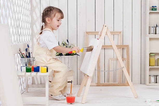 istock Girl-artist 177728770