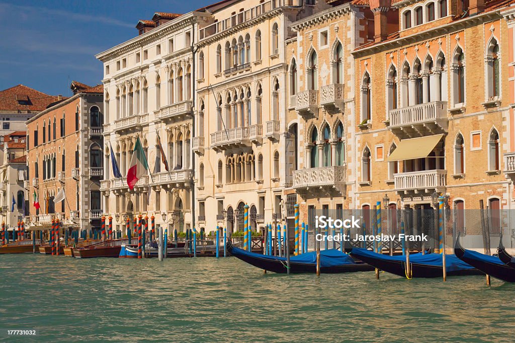 Canal Grande e gondole, Venezia, Italia) - Foto stock royalty-free di Ambientazione esterna