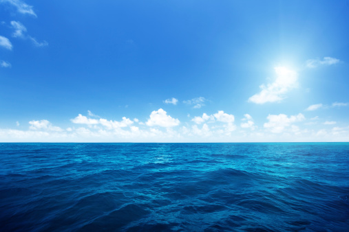 Cielo perfecto y el agua del océano Índico. photo