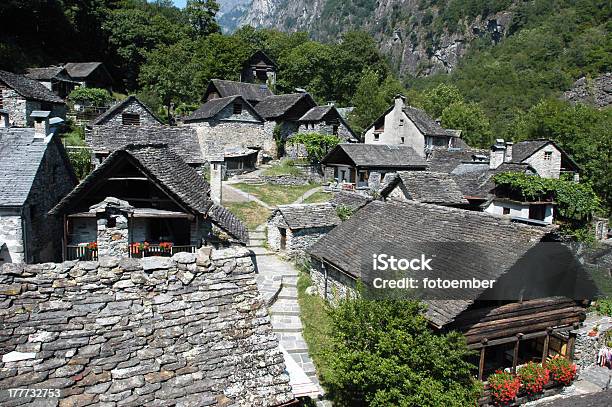 El Pueblo Rural De Foroglio En Bavona Valley Foto de stock y más banco de imágenes de Aire libre - Aire libre, Cantón de Ticino, Escena rural