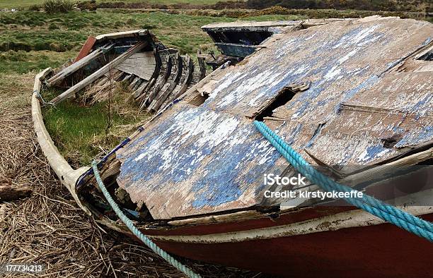 Foto de Shipwrecked De Barco e mais fotos de stock de Abandonado - Abandonado, Antigo, Arruinado