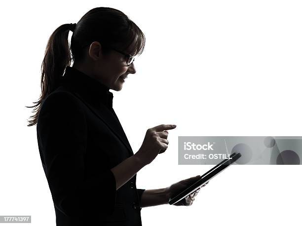 비즈니스 여자 컴퓨터예요 컴퓨팅 입력 디지탈 태블릿 Silhoue 여자에 대한 스톡 사진 및 기타 이미지 - 여자, 인물 사진, 흰색 배경