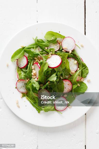 Primavera Insalata Di Verdure - Fotografie stock e altre immagini di Alimentazione sana - Alimentazione sana, Antipasto, Cena