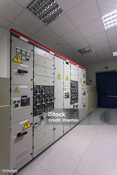 Foto de Interruptor De Painéis Elétricos Industrial e mais fotos de stock de Eletricidade - Eletricidade, Dispositivo de manobra, Painel de controle