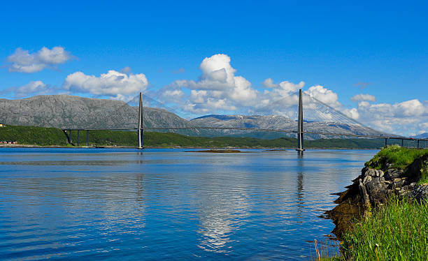 Brücke zu Sandnessjøen – Foto