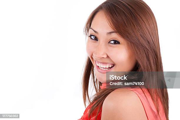 Foto de Retrato De Uma Jovem E Linda Mulher Asiática Olhando Para Cima e mais fotos de stock de Adulto