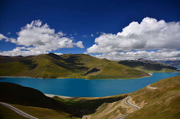 istock Holy Lake in Tibet 177750743